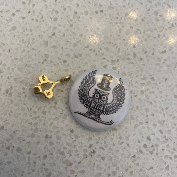 Antique Small 3 Pearl 14k Gold Pendant - Picture 5 of 6